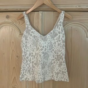 Lululemon size 6 tank like new
